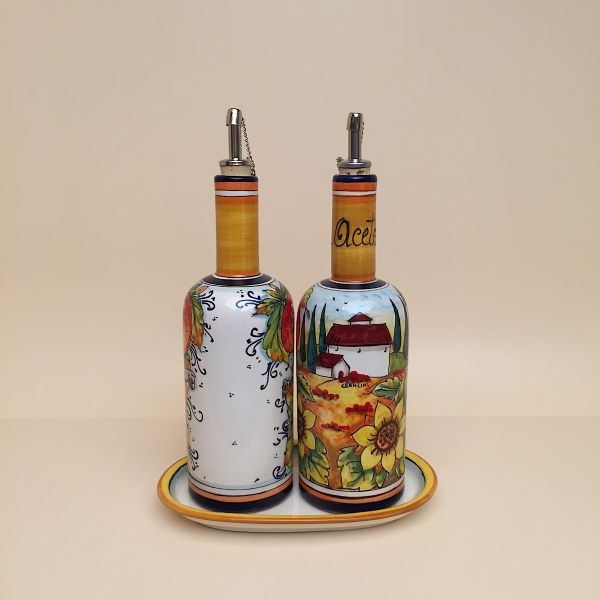 Set of 2 oil and vinegar bottles, cm.25h with tray